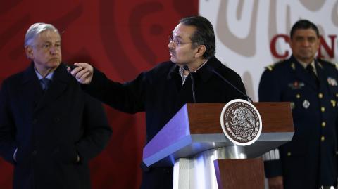 Romero Oropeza, en la imagen con el presidente López Obrador, señaló que el 80% de las tomas clandestinas de Pemex ocurrieron de 2016 a la fecha.