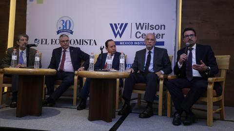 FORO FINANCIAMIENTO DEL SISTEMA UNICO DE SALUD, ORGANIZADO POR WILSON CENTER (MEXICO INSTITUTE) Y EL PERIODICO EL ECONOMISTA, CON UNA MESA DE ANALISIS LLAMADA �COMO FINANCIAR EL SISTEMA UNICO DE SALUD?, CON LA PRESENCIA DE: MAURICIO HERNANDEZ AVILA DIRECTOR DE PRESTACIONES ECONOMICAS Y SOCIALES DEL INSTITUTO MEXICANO DEL SEGURO SOCIAL, EL SENADOR MIGUEL ANGEL NAVARRO PRESIDENTE DE LA COMISION DE SALUD DEL SENADO DE LA REPUBLICA, JULIO CESAR CERVANTES PARRA DIRECTOR NORMATIVO, PROSPECTIVA Y PLANEACION INSTITUCIONAL ISSSTE Y PATRICK E. DEVLYN PRESIDENTE DE LA COMISION DE SALUD DEL CCE. ERIC LUGO