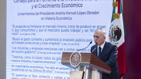 Romo agradeció la confianza del presidente y declaró que mientras lidere este consejo de fomento, trabajará por una “convergencia” de los sectores público y privado. Foto: Notimex.