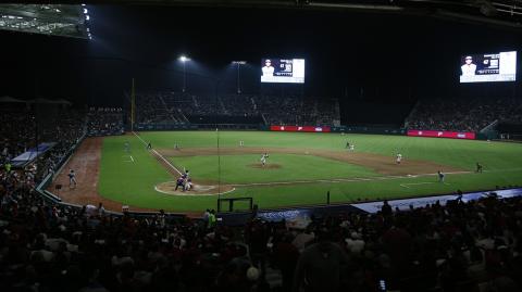 CIUDAD DE MEXICO, 05 DE ABRIL DE 2019.- LOS DIABLOS ROJOS Y LOS TIGRES DE QUINTANA ROO INAUGURARON LA PRIMERA SERIE DE LA TEMPORADA 2019 DE LA LMB EN EL NUEVO ESTADIO ALFREDO HARP HELU, EL PRIMERO DE LA SERIE SE LO LLEVO EL EQUIPO CAPITALINO CON UN MARCADOR DE 14-8.FOTO: DANIEL SANCHEZ