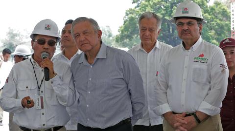 90521118. Tierra Blanca, 21 May 2019 (Notimex-Presidencia).- El presidente Andrés Manuel López Obrador presentó el ¨Plan Nacional de Gas y Petróleo¨ en el pozo Ixachi, en el municipio de Tierra Blanca, Veracruz, ahí afirmó que ya se tienen firmados todos los contratos para la creación de nueva infraestructura en Pemex.NOTIMEX/FOTO/PRESIDENCIA DE LA REP��BLICA/COR/POL/