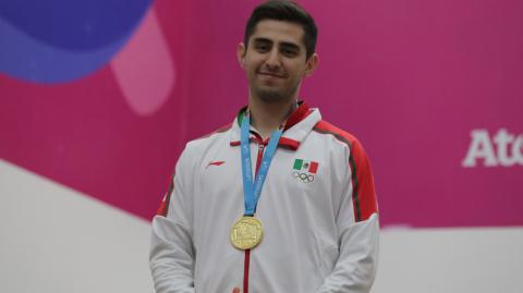 Rodrigo Montoya ganó en la final de ráquetbol contra el también mexicano Álvaro Beltrán. Foto: Reuters