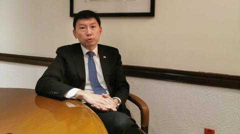 Chee Hong Tat trabajó directamente con el padre del Singapur moderno, Lee Kuan Yew. Foto: Especial.