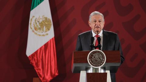 López Obrador informó que hay dos denuncias contra el líder petrolero Carlos Romero Deschamps en la Fiscalía General de la República.