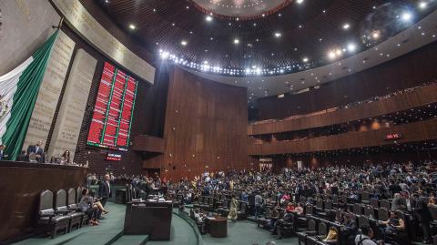 Los dictámenes correspondientes a 2015 y 2017, por los que se rechaza su aprobación, fueron avalados por 334 votos, 35 en contra y 12 abstenciones, y por 330 votos, 35 en contra y 10 abstenciones, respectivamente. Foto: Cuartoscuro