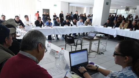 El gobernador de Chihuahua Javier Corral destacó que gracias al manejo eficiente de recursos en los organismos operadores de agua en Chihuahua, en tres años fue posible invertir en agua, drenaje y colectores, más de 2,300 millones de pesos. Foto EE: Cortesía Twitter @Javier_Corral