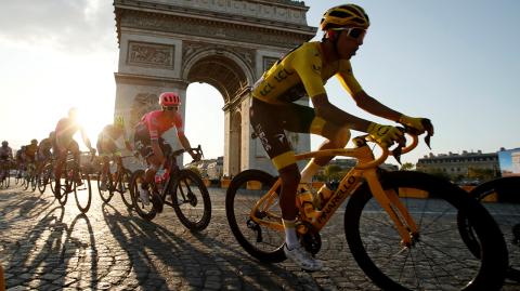 FILE PHOTO: Tour de France - The 128-km Stage 21 from Rambouillet to Paris Champs-Elysees