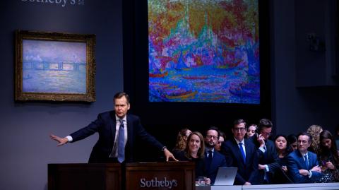 Sotheby's optó organizar sus ventas de arte moderno y contemporáneo sin espectadores el 29 de junio. Foto: AFP.