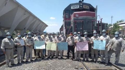 Los trabajadores dijeron que las movilizaciones se llevarán a cabo a lo largo de la presente semana, hasta encontrar una respuesta firme y puntual a sus demandas. Foto: Pilar Martínez.