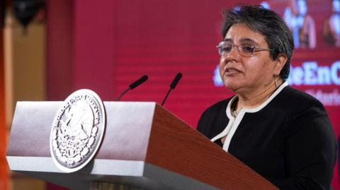 Raquel Buenrostro, jefa del SAT. Foto: Cortesía Presidencia de México