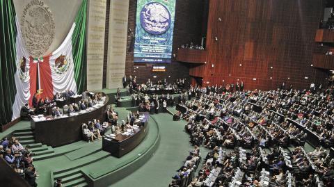 CIUDAD DE M…XICO, 01SEPTIEMBRE2018.- Porfirio MuÒoz Ledo, presidente de la mesa directiva en la C·mara de Diputados, y MartÌ Batres Guadarrama, presidente de la mesa directiva del Senado de la Rep˙blica, encabezaron la apertura del primer periodo ordinario de sesiones del primer aÒo de ejercicio de la LXIV legislatura en el palacio legislativo de San L·zaro, en donde se recibiÛ el sexto informe de gobierno del presidente Enrique PeÒa Nieto.FOTO: DIEGO SIM”N S¡NCHEZ /CUARTOSCURO.COM