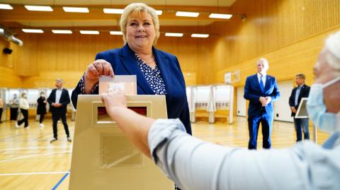 Según los sondeos, habrá una mayoría para desbancar al gobierno de centroderecha de Erna Solberg, desgastado tras ocho años en el poder. Foto: Reuters