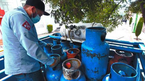 A pesar del llamado a un paro nacional por parte de gaseros del Valle de MÈxico y la CDMX, gaseros del Valle de Toluca contin˙an trabajando normal y sus ventas se han incrementado en un cincuenta por ciento.