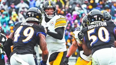 NFL: Pittsburgh Steelers at Baltimore Ravens