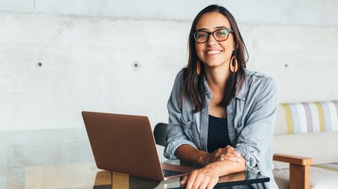 Mariana Costa, fundadora y directora ejecutiva de Laboratoria, dijo que aunque el sector de tecnología está lleno de oportunidades laborales, las mujeres están subrepresentadas en eĺ. Foto: Cortesía Laboratoria