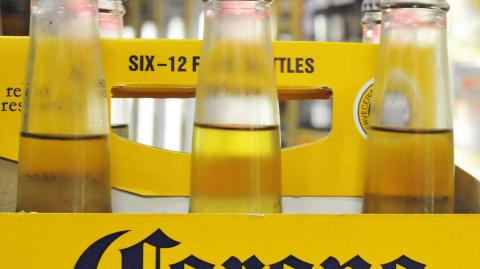 Las exportaciones de cerveza mexicana totalizaron 4,867 millones de dólares en 2021. Foto: AFP