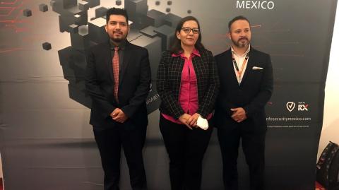 Enrique Herrera, Gabriela Reynaga y Luis Zúñiga durante la presentación de Infosecurity 2022. Foto EE: Rodrigo Riquelme