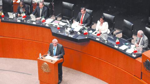 El Secretario de Gobernación compareció ante el pleno de la Cámara de Senadores para la glosa del Cuarto Informe de gobierno