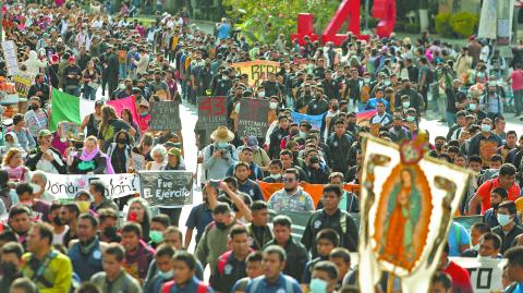 Marcha por el octavo aniversario de la desparación de los 43 estudiantes de Ayotzinapa. Foto: Eric Lugo