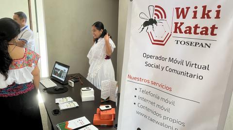 Wiki Katat, operador móvil virtual, social y comunitario de la cooperativa Tosepan Totataniske, con sede en Cuetzalan, Puebla. Foto: JSG