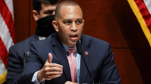 Hakeem Jeffries fue elegido como nuevo líder de su bancada en la Cámara de Representantes de Estados Unidos. Foto: Reuters