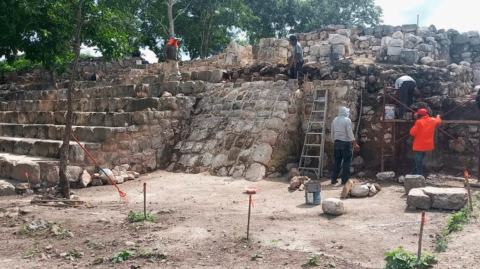 Trabajos en el yacimiento arqueológico de Oxkintok, ubicado en el municipio yucateco de Maxcanú. Foto EE: Cortesía INAH