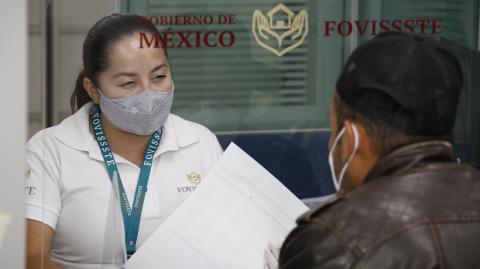 El Fondo tendrá un programa de reestructura de créditos, para convertirlos de VSM a pesos. Foto: Fovissste.