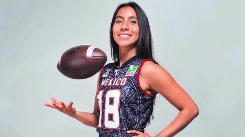 Diana Flores, jugadora de futbol bandera femenil y capitana de la selección mexicana