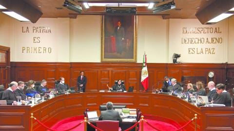 Este martes, la Suprema Corte declaró la invalidez de un párrafo del artículo 10 y cinco del 43 Código Militar de Procedimientos Penales. Foto: Especial