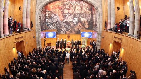 Homenaje de cuerpo presente a Raúl Padilla López en la Universidad de Guadalajara. Foto: @udg_oficial