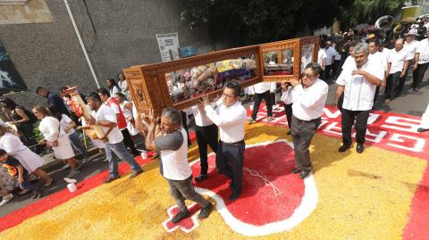 Conmemoración del día de la Santa Cruz en el pueblo originario de Santa Cruz Meyehualco. Foto EE: Eric Lugo