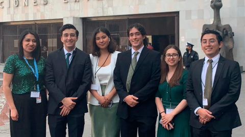 Ariadna Mercado, Sebastián Revilla, Mariann Arantxa Hernández, Franz Denton Enríquez, Sara Medrano y Julio César Piña. FOTO EE: Cortesía Franz Denton Enríquez 