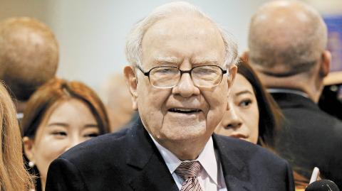 Warren Buffett, de 92 años, ha dirigido Berkshire desde 1965. Foto: Reuters