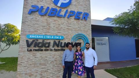 La familia Pérez Chan, creadora del concepto radiofónico “Vida Nueva, la Radio de la Familia” de la ciudad de Mérida. Fotos EE: Nicolás Lucas.