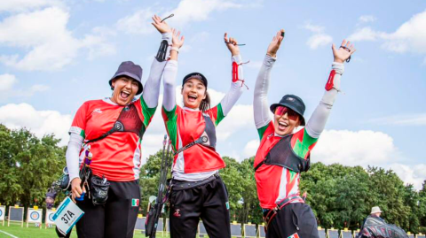 Alejandra Valencia, Ángela Ruiz y y Aída Román, arqueras mexicanas. Foto EE: Especial