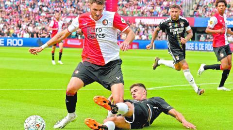 FBL-NED-FRIENDLY-FEYENOORD-BENFICA