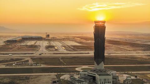 El Aeropuerto Internacional Felipe Ángeles (AIFA) es una de las magnas obras de la 4T, y cuya construcción estuvo a cargo de ingenieros militares. Foto EE: Archivo.