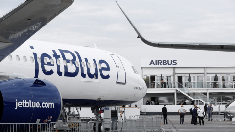 JetBlue hizo historia en 2016 al aterrizar en Cuba y convertirse en la primera aerolínea estadounidense en operar un vuelo comercial entre los dos países en más de 50 años. Foto: Reuters / Archivo