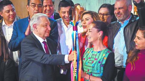 El presidente López Obrador entregó el 7 de septiembre el bastón de mando a Claudia Sheinbaum. Foto: Cuartoscuro