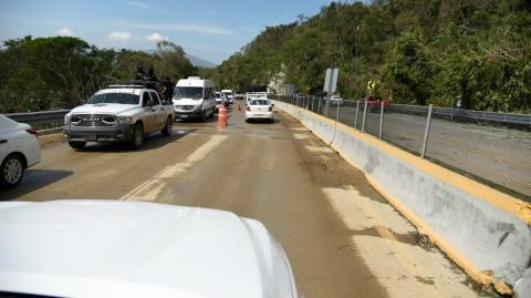 Los transportistas se han sumado a distintas estrategias públicas diseñadas para brindar auxilio a los damnificados por el paso del huracán Otis. Foto EE: Cortesía SCIT