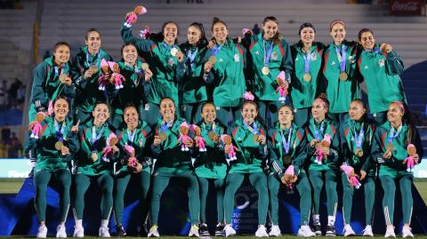 México gana su primer oro en el fútbol femenino de los Juegos Panamericanos. Foto EE: Cortesía.