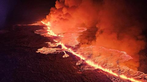 A volcano spews lava and smoke as it erupts in Grindavik