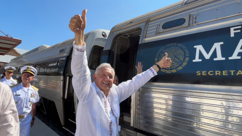 El presidente Andrés Manuel López Obrador al inaugurar el Tren Interoceánico, al cual calificó de 'sueño de reyes y gobernates". Foto EE: Cortesía.