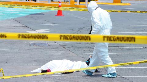 Fue asesinado un hombre en el estacionamiento de la Plaza de las Americas.