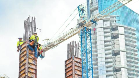 Hay dinero para nuevos proyectos de construcción industrial. Foto: AFP