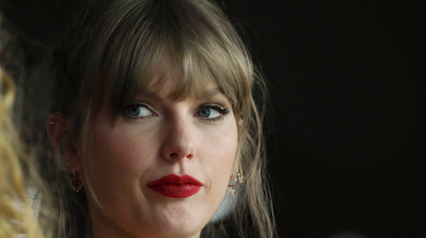 Junto a la cantante y compositora Taylor Swift, más de 2,000 personas han donado a la campaña, que lleva recaudados más de 200,000 dólares. Foto: Reuters