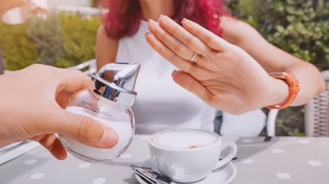 El consumo de bebidas gaseosas azucaradas tiende a ir de la mano con una disminución en la ingesta de vegetales y leche. Foto: Shutterstock.