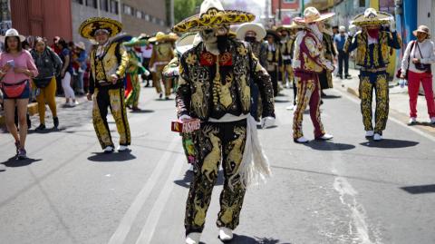 Comparsa Faisanes en la colonia Santa Martha Acatitla, Iztapalapa. Foto EE: Eric Lugo