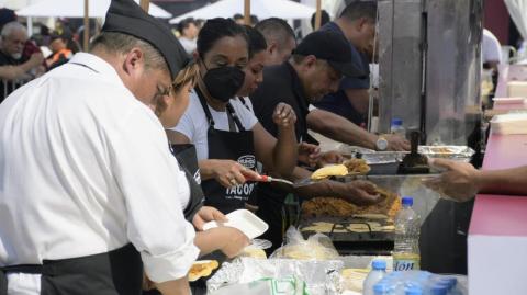 Los tacos de adobada, asada y pastor se colocaron entre los más solicitados por los clientes de Uber Eats. Foto EE: Especial.