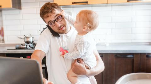 El tiempo que tiene un padre para convivir con sus hijos es corto. Foto: Shutterstock.